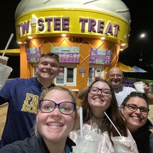 Meet your Posher, Mackenzie